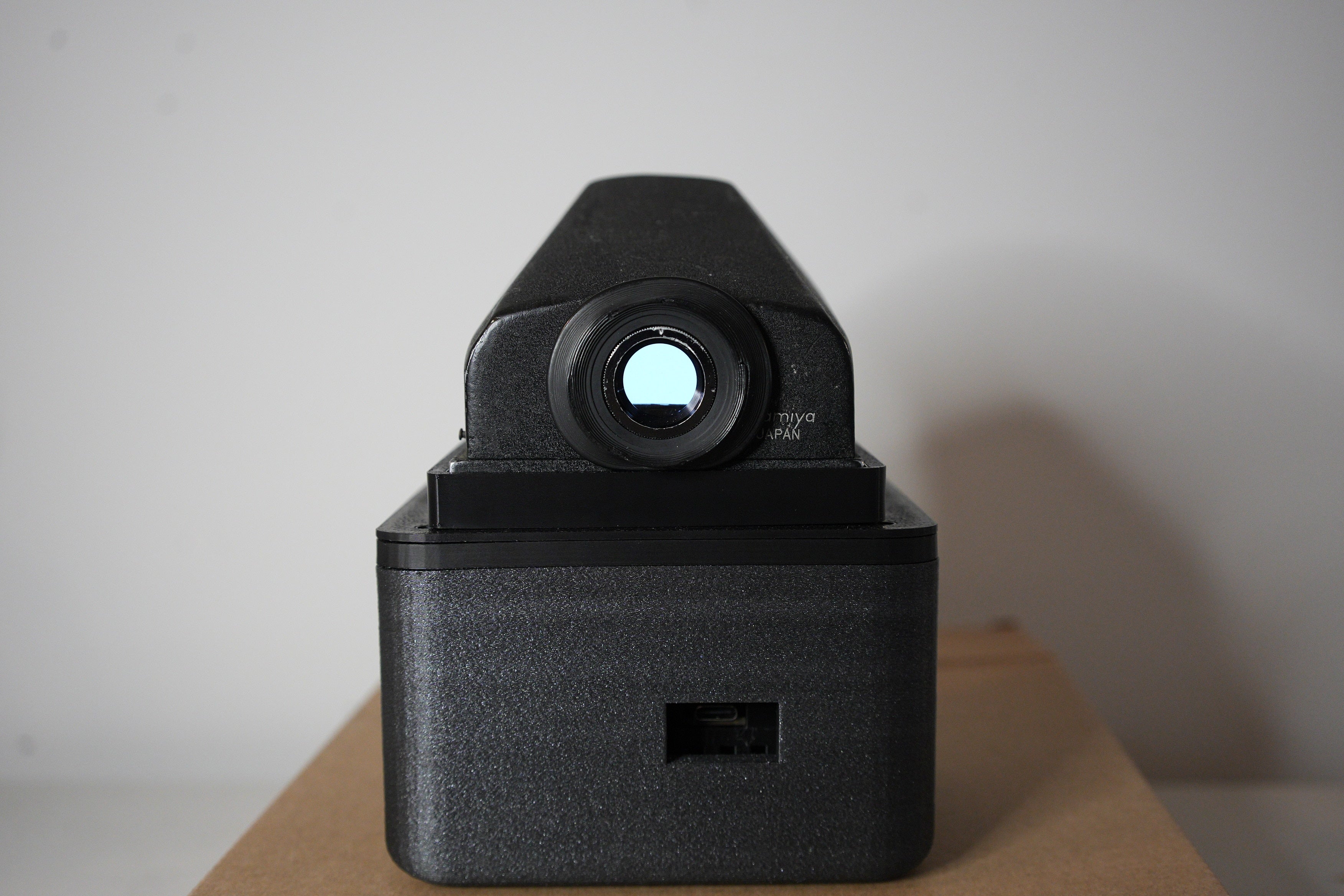Mamiya AV 100 スライド映写機 Mamiya ZE Quartz 35mm SLR Camera + Osawam 35-70mm Lens – Dutch|Thrift